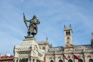 Fototapeta na wymiar Pedro Ansurez statue in Valladolid