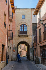 Fototapeta na wymiar Arco del postigo in Toro