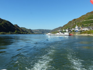 Blick zur Fähre in Kaub am Rhein