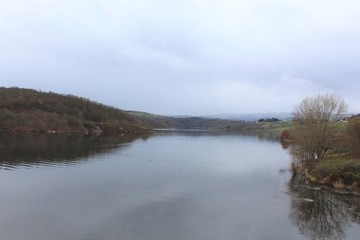 BARRAGE ET LAC DE VILLEREST - LOIRE
