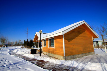 park cabin in the snow