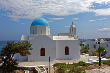 Fototapeta na wymiar Église à Piso Livadi, Paros, Cyclades, Grèce 