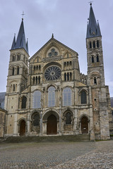 Fototapeta na wymiar front of Saint Remi Basilica in Reims, France.