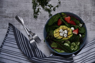 Avakadolu  akdeniz salata