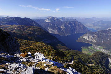 Fototapeta na wymiar Scenic autumn landscape of the Austrian Alps from the Krippenstein of the Dachstein Mountains range in Obertraun, Austria, Europe