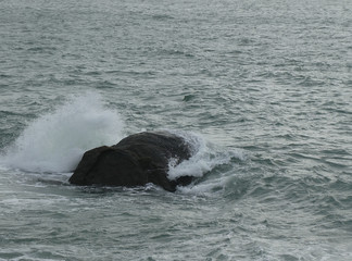 Fototapeta premium Rochers et vagues .