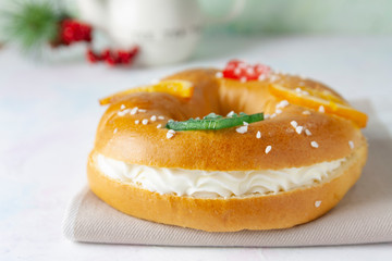 Roscón de reyes. christmas cake
