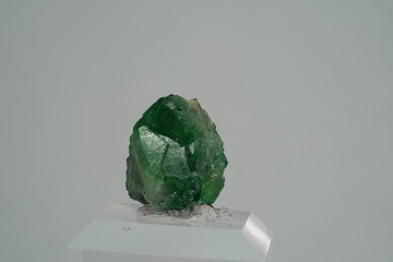 Tsavorit, Kristall, Grün, Mineral, Edelstein, Bruch, Natürliche Endung, Tansania