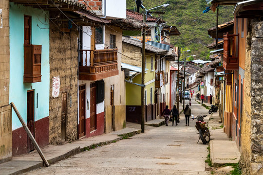 Il villaggio andino di Leymebamba, Perù