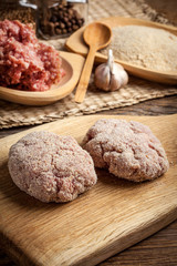 Preparation of ground chopper for frying.