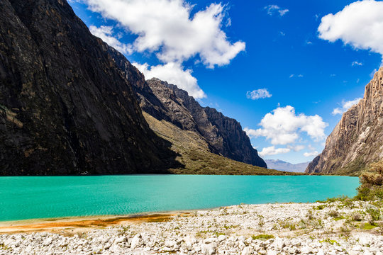 Laguna Llanganuco, Huar&agrave;z, Per&ugrave;