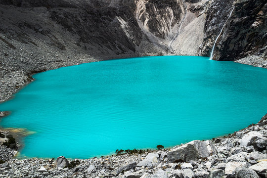 Laguna 69, Huar&agrave;z, Per&ugrave;
