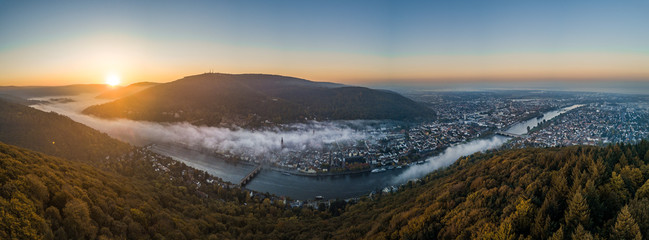 Heidelbergpanorama im Sonnenaufgang - obrazy, fototapety, plakaty