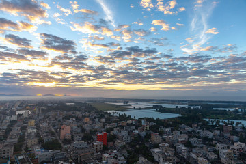新年　朝日　日の出　霧　薄い