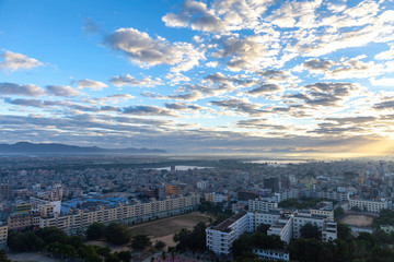 新年　朝日　日の出　霧　薄い