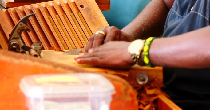 cuban cigar being made by man1