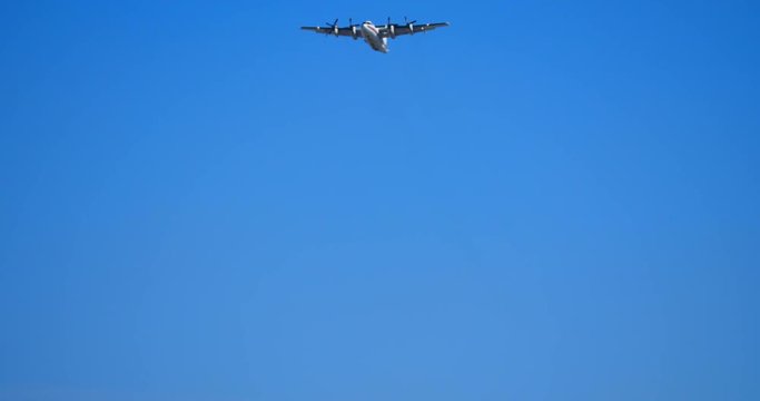 ftl big propeller plane1
