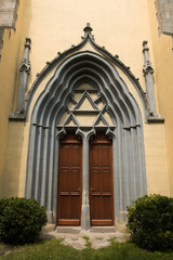 Fototapeta na wymiar Door to church