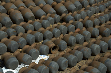 Obraz premium Bottom of pots