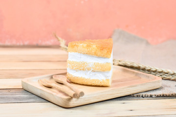 Egg Yolk Gold Thread Cakes stuffed with cream