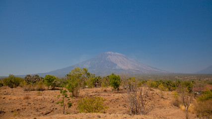 Fototapeta premium Agung volcano in Sunny weather.