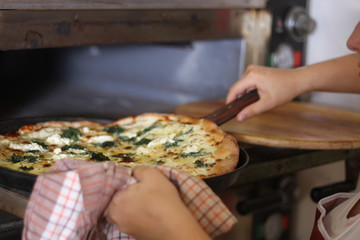 Bistro Italian with pizza, pasta, cafe