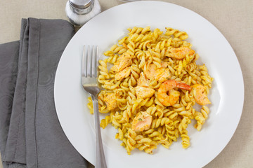 pâtes au saumon et crevettes