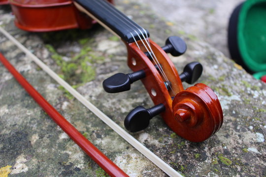 JOUER DU violon