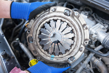 Car clutch pressure plate replacement