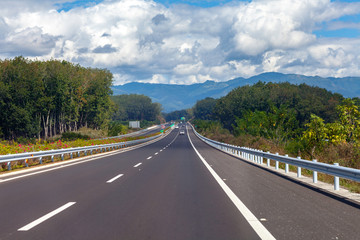 高速　スピード　覆面　パトカー　煽り　運転　交通　違反　渋滞　帰省　ゴールデン　お盆　罰金　サービス