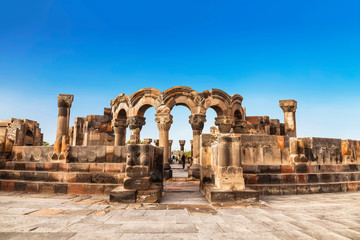 De ruïnes van een middeleeuwse tempel van Zvartnots in Armenië