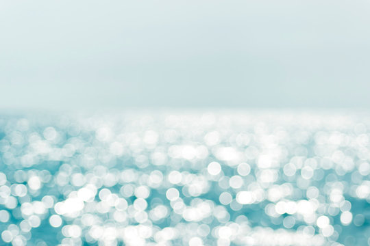 Fototapeta Blur tropical sea water bokeh. Abstract sea water bokeh