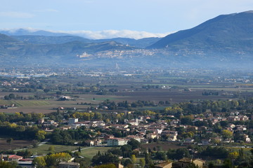 Umbria Panorama su Assisi e il monte Subasio