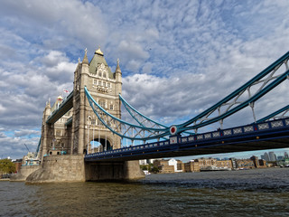 Fototapeta na wymiar Tower Bridge - London - England - UK