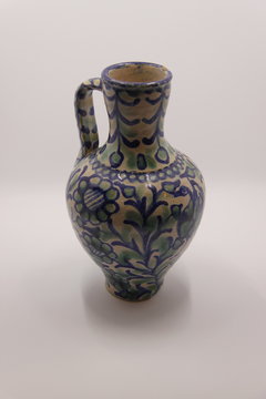 Vase ancien en porcelaine