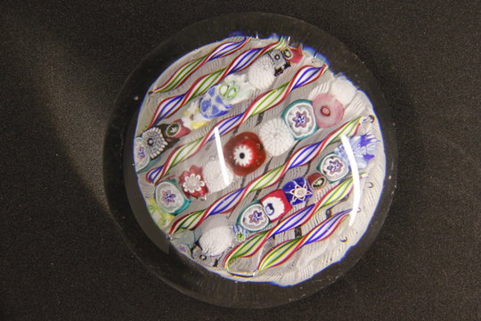 Presse-papier d&eacute;coratif en verre