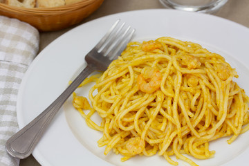 pâtes au saumon et crevettes