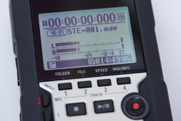 Audiorecorder with screen and buttons
