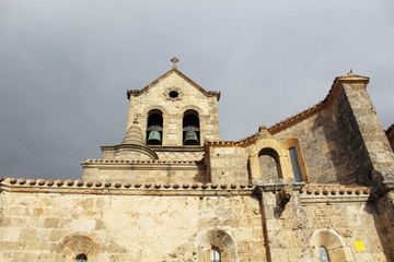 Fototapeta na wymiar campanario,iglesia de san vicente martir en ciudad de frias,las merindades,burgos,castilla y leon,españa