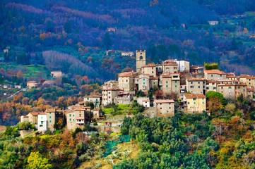Fototapeta na wymiar Sorana , Tuscany Nature Moments 