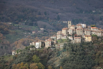 Fototapeta na wymiar Sorana, Tuscany Nature Moments 