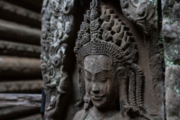 Fototapeta na wymiar Apsara statue in Bayon temple, Cambodia