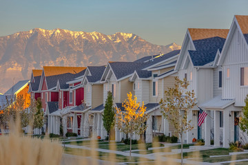 Townhomes in a row in Utah Valley suburbs