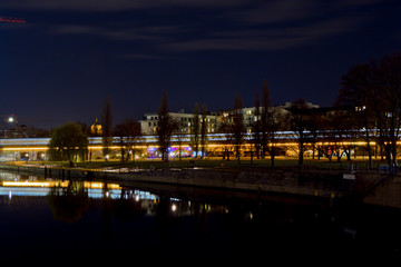 Fototapeta na wymiar berlin - friedrichsbrücke - nachtblick
