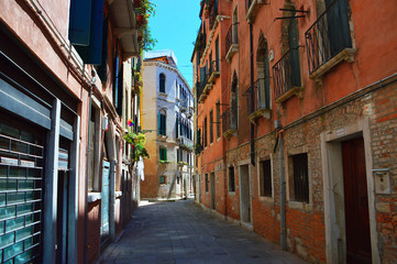 Fototapeta na wymiar Venice street scene in summer