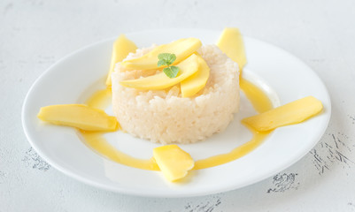 Sticky coconut rice with mango
