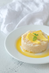 Sticky coconut rice with mango