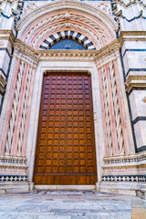 Obraz premium Door of Siena Baptistery of San Giovanni