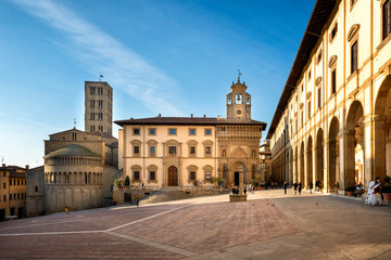 Fototapeta na wymiar Arezzo: Piazza Grande the main square of Arezzo city, Tuscany, Italy