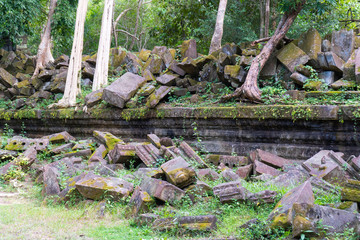 ruin at Beng Mealea temple